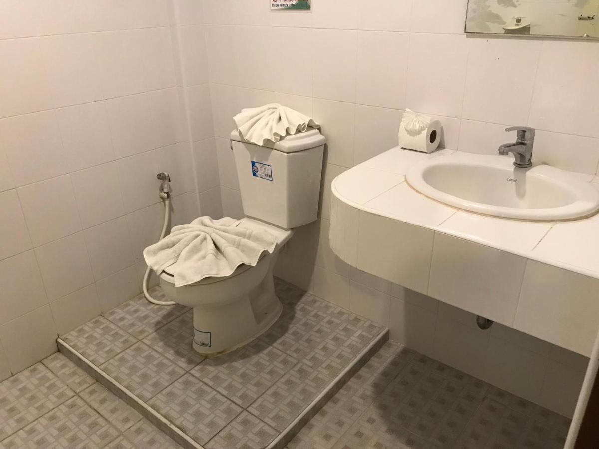 Kasemsuk Guesthouse Sha Extra Plus Karon Exterior foto